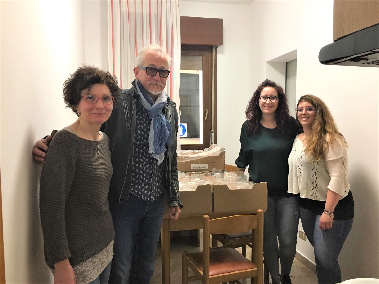 Giro del lago il comitato consegna le focacce 